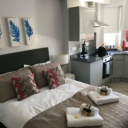 Berkshire Serviced Apartment Helena 12 Reading Exteriör bild