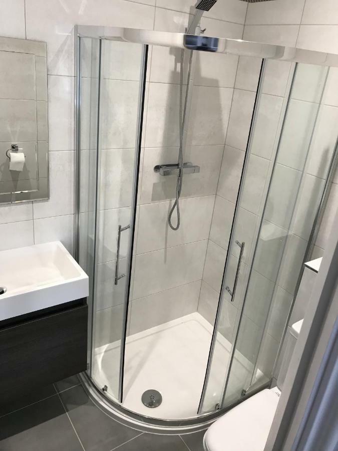Berkshire Serviced Apartment Helena 12 Reading Exteriör bild