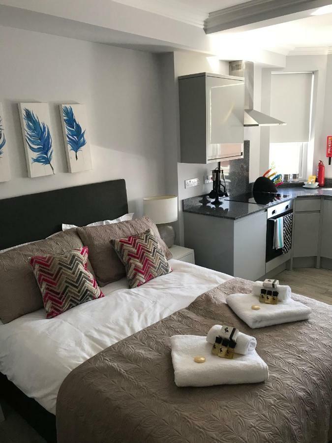 Berkshire Serviced Apartment Helena 12 Reading Exteriör bild