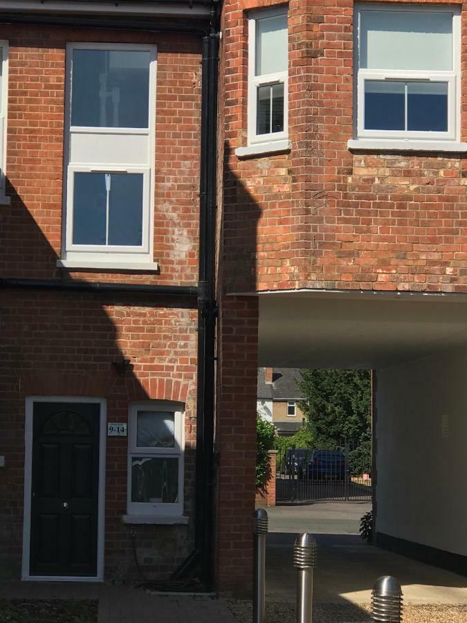 Berkshire Serviced Apartment Helena 12 Reading Exteriör bild